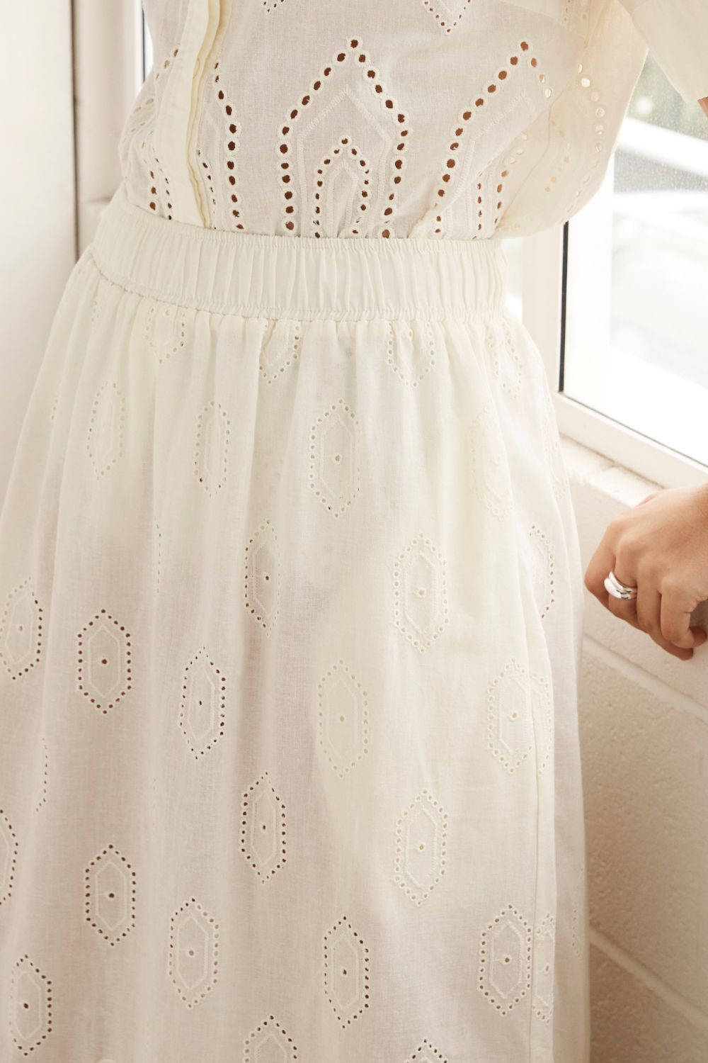 fond skirt - cream broderie