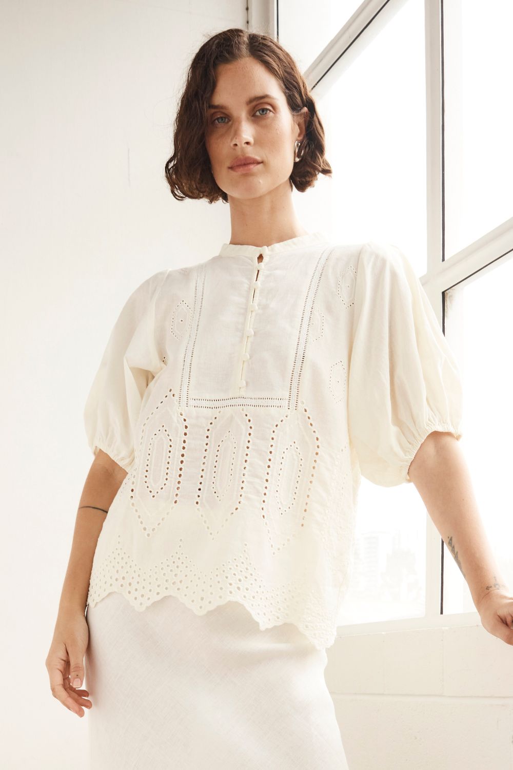 gleam top - cream broderie