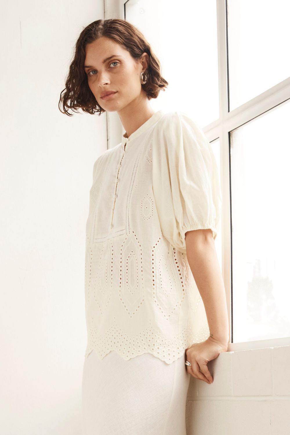 gleam top - cream broderie