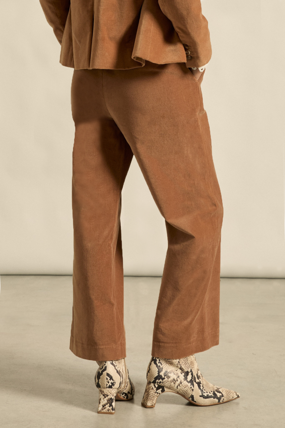 meridian pant - caramel velvet